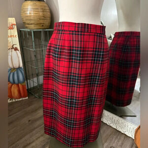 Vintage Bowdon Plaid Pencil Skirt